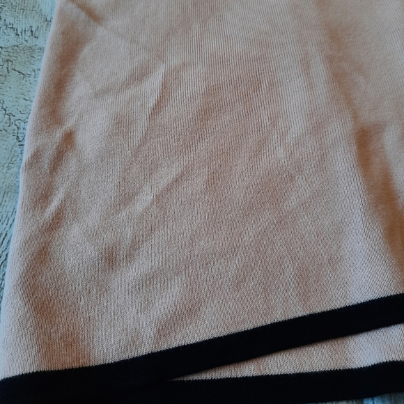 Talbots •Sz 1X• Pink Knit Short Sleeve V-neck Top - Picture 3 of 7